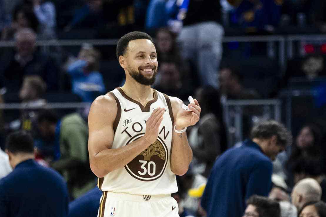 库里牵手李宁：10年合约背后的商业野心
